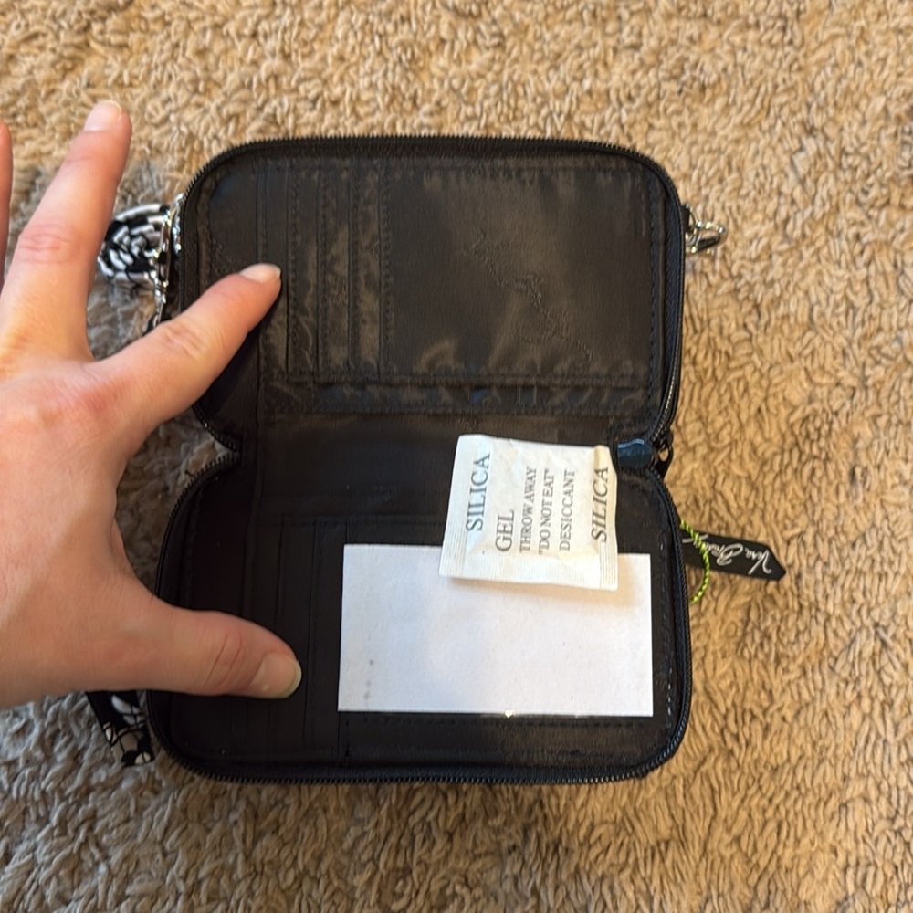 All in one Crossbody - Picture 5 of 9